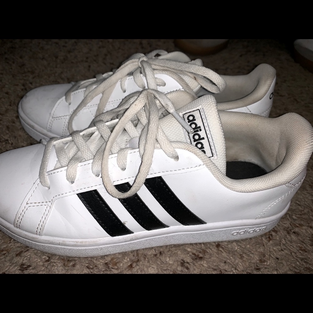 Women’s adidas sz 7